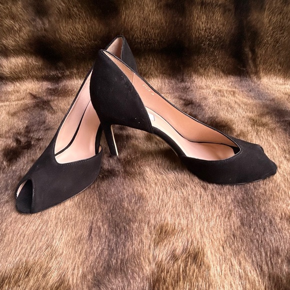 L.K. BENNETT
Kayleigh Stiletto Heel Court
Shoes size 38 eu - Picture 2 of 10